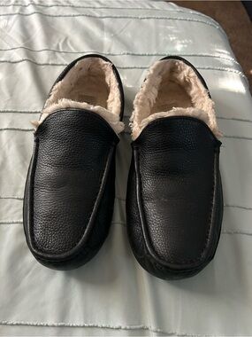 Men's Black Faux Leather Slip-On Moccasin Slippers with Cream Lining